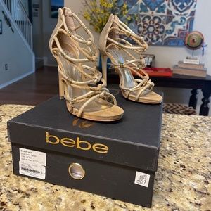 Bebe Gold "Sandrra" 4 & 3/4 inch summer heels; size 7